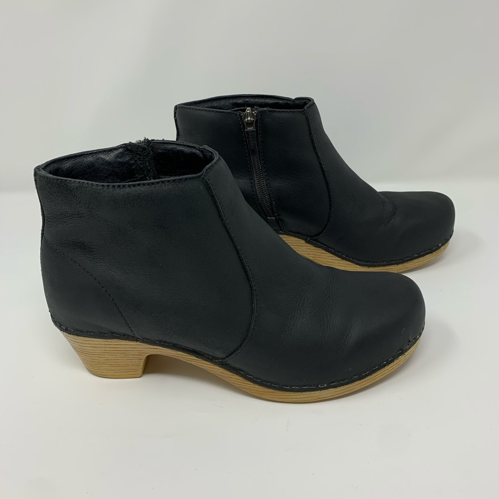 Dansko Maria Black Ankle Booties Size 39